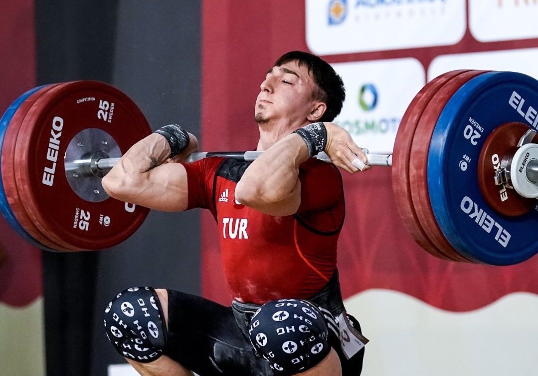 kasapoglu's tweet photo. Tebrikler! 🇹🇷

Dünya Gençler Halter Şampiyonası’nda 7 altın🥇, 4 gümüş🥈, 4 bronz 🥉 olmak üzere toplam 15 madalyanın sahibi olan sporcularımızı yürekten tebrik ederim.👏 https://t.co/stGem61kmU