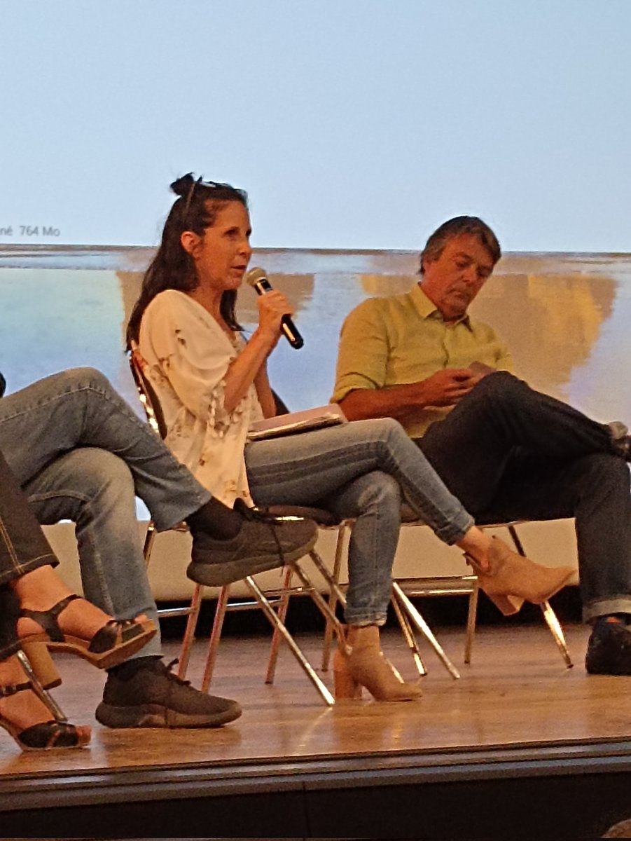 <a href="/alexnlm/">Alex</a> merci pour ta parole au sujet des familles et de la pair aidance/pair aidance familiale, juste merci et bravo !
Applaudissements de la salle plus que méritées 👏