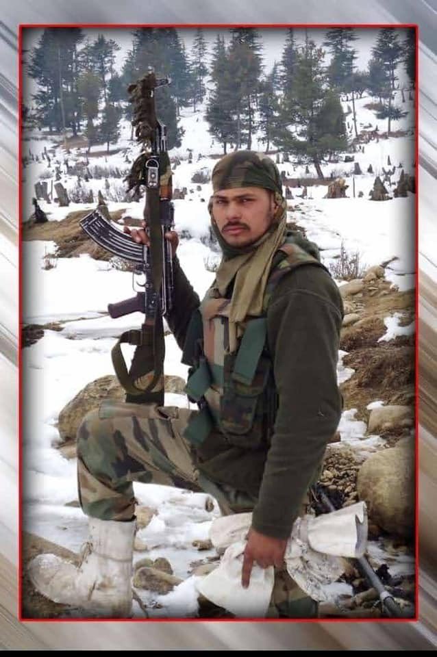 ಕನ್ನಡ ನೆಲದ ವೀರಯೋಧ ಕಾಶೀರಾಯ ಬೊಮ್ನಳ್ಳಿಗೆ ಮರಣೋತ್ತರ ಶೌರ್ಯ ಚಕ್ರ ಪ್ರಶಸ್ತಿ ಪ್ರದಾನವಾಯ್ತು. 🙏