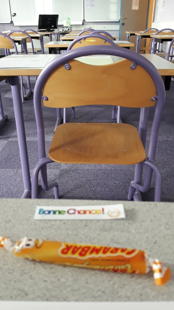 LRibeaupierre's tweet photo. Les salles du baccalauréat sont prêtes,  la tradition est respectée : un petit mot d'encouragement,  une douceur...de quoi démarrer dans de bonnes conditions... bon courage à tous nos élèves,  vous êtes prêts, ayez confiance...@LRibeaupierre @acstrasbourg @DavlcStrasbourg https://t.co/K9VhCUuYcj