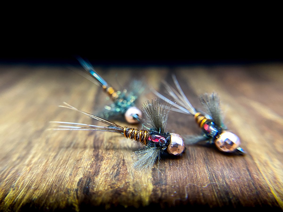 hatchpedia's tweet photo. Spinning up some split-case Drunella nymphs for @Cast4Recovery on size 10 Hanak H400BL jig hooks with slotted diamond tungsten beads for extra fast sink.
.
.
.
.
#flyfishing #flytying #drunella #greendrake #flytyingaddict #flytyingjunkie #nymphing #nymphfishing https://t.co/DqFrQwQPJo
