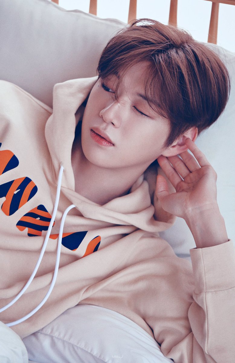 bubbleboy_k's tweet photo. 🎀🎼
#강다니엘 #kangdaniel @konnect_danielk https://t.co/ehcWqSGSKF