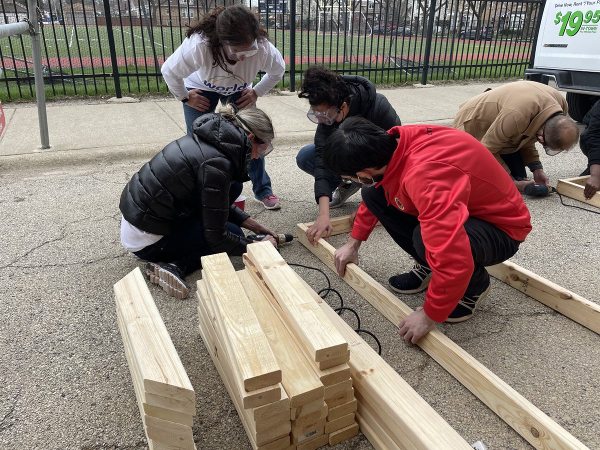 CityYearChicago's tweet photo. Thanks to our longstanding partner, @Hyatt Hotels Foundation for an impactful day of service at Chicago Academy HS! Proud to be a part of Hyatt's Global Month of Service. #CityYear #CYCHI https://t.co/KWerHZBdhG