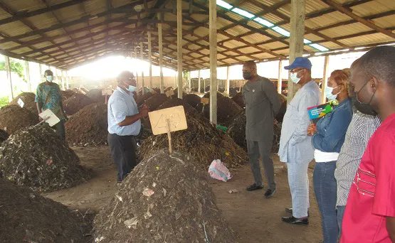 vert_togo's tweet photo. Gestion des #Déchets: #PNUD #Bénin et #Togo sur les traces de l’ ONG #ENPRO
👇👇👇👇
https://t.co/FHgtmgDxJ9 https://t.co/Zx8DhHtGpf