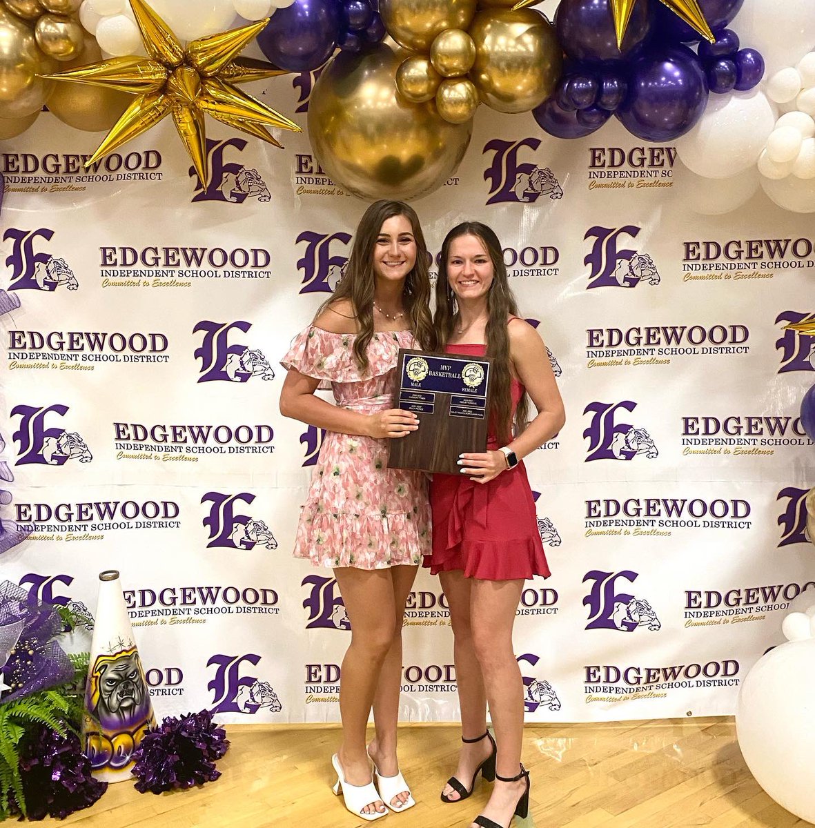 clarapool33's tweet photo. Basketball Co-MVP with my fav girl💜 https://t.co/tmfprXS1vj