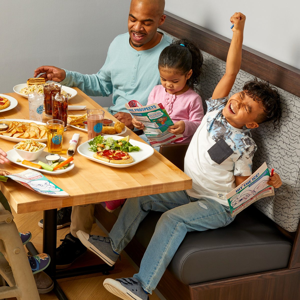 BPFortMcMurray's tweet photo. The new BP kids menu is HERE! We've got fun new drinks, Chicken Wings, Sauced-Up Crispy Chicken Fingers, and more.🤤
Will your kids be trying something new, or sticking with the originals? https://t.co/2gTBBtE7ab