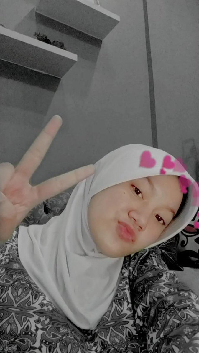 Lumq13's tweet photo. DM yuk,sange nih akuuu #pejuhin #Sangebanget #hijabsange https://t.co/X0K37cUKwL
