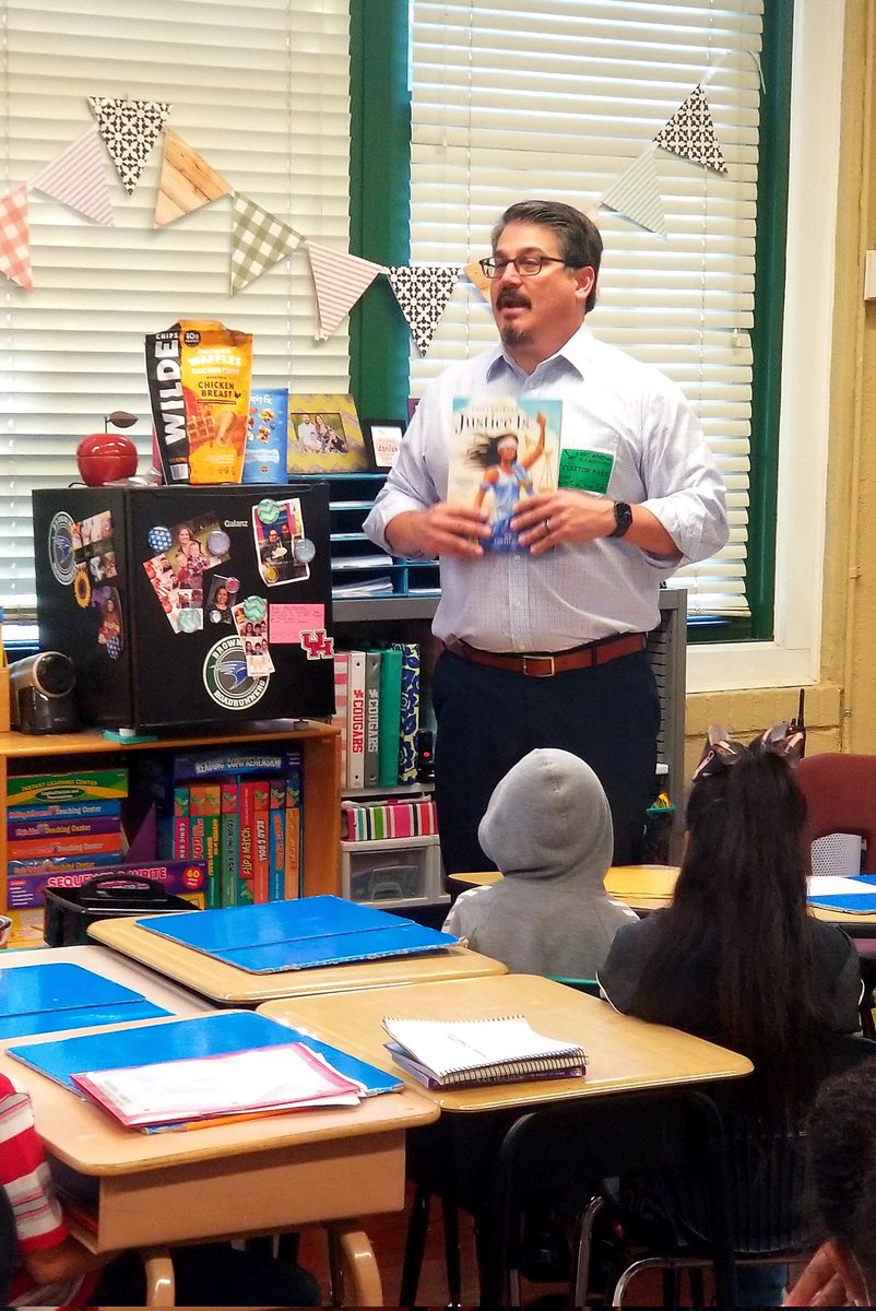 BrowningElem's tweet photo. Thank you Mr. Scarborough and the Houston Bar Association Law Week Reading Program for reading to our second graders! ⚖ @thehba @GarciaAnnieM @yvonne_cortina https://t.co/nofezwJNDL