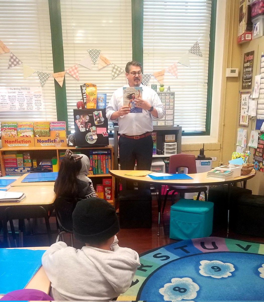BrowningElem's tweet photo. Thank you Mr. Scarborough and the Houston Bar Association Law Week Reading Program for reading to our second graders! ⚖ @thehba @GarciaAnnieM @yvonne_cortina https://t.co/nofezwJNDL