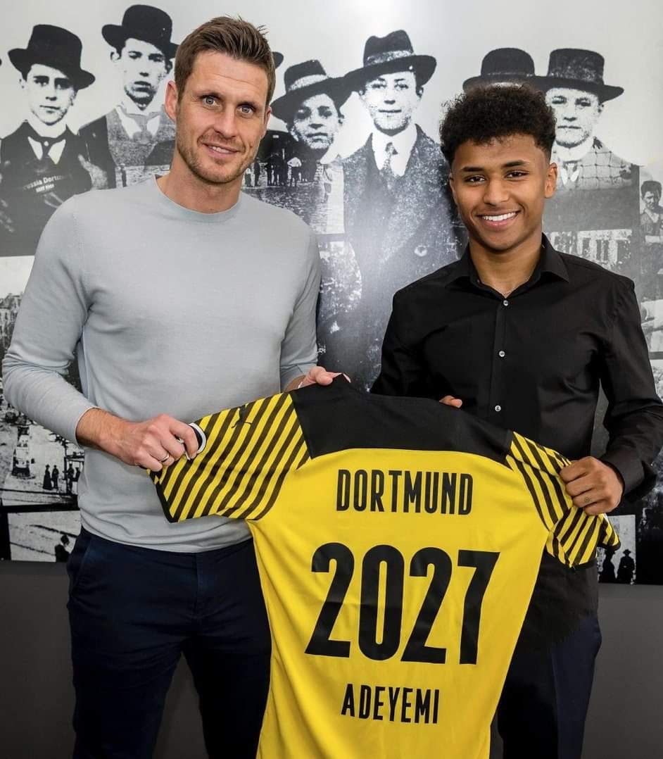 BVBThailandFC's tweet photo. 🚨 #OFFICIAL : Borussia #Dortmund
ประกาศเซ็นสัญญาระยะยาว 5 ปีกับ Karim #Adeyemi แนวรุกวัย 20 ปี จาก Red Bull Salzburg เรียบร้อยแล้ว
ยินดีต้อนรับ 🐝
___________________
#BVBtransfer #bvb #bvbthailand #KA2027 https://t.co/E52ivGVWRK