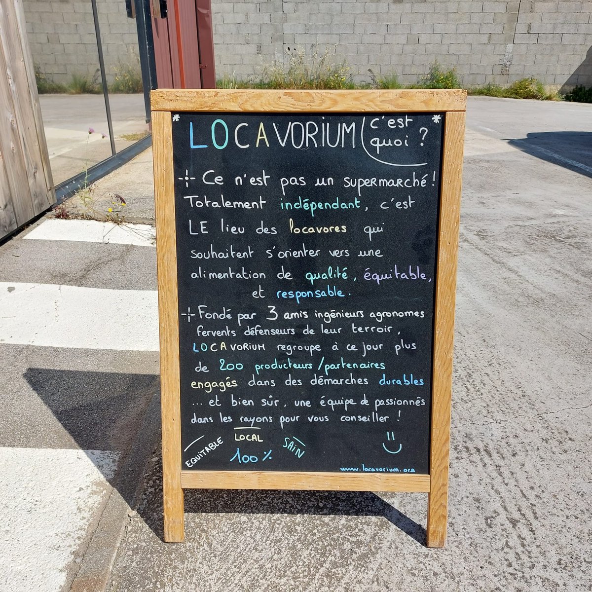 We houden halt in peri-urbane voedsellandschappen Mas Nougier en Mas Mirabeau, bespreken de locale voedselstrategie van Montpellier en doen boodschappen in het Locavorium. #ILVOatSociety