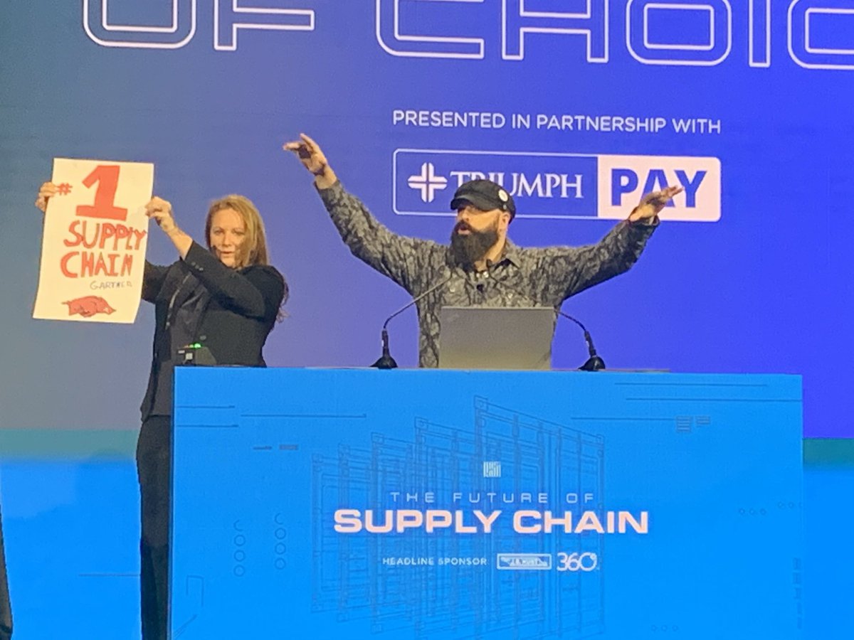 EditorFreight's tweet image. To start Shipper of Choice session in partnership with TriumphPay, @TimothyDooner calls the Hogs!
#FOSC22