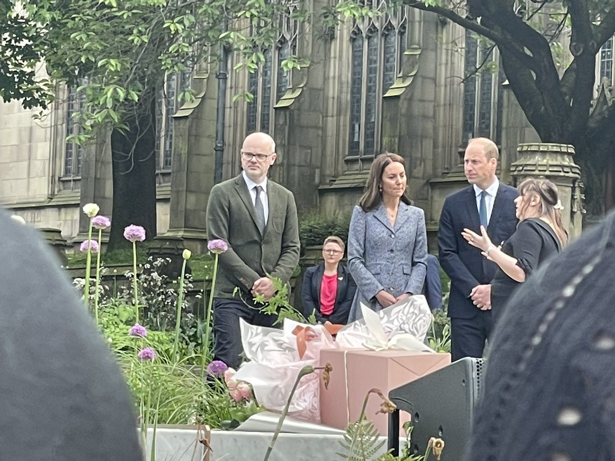 RevByrne's tweet photo. Very moving to be at the Glade of Light service today with my twin daughters 5 years on from the MEN arena attack. And to be joined by @KensingtonRoyal was just wonderful. Prince William spoke from the heart. #22angels #menarena #manchesterbombing https://t.co/8kLevV3AQY