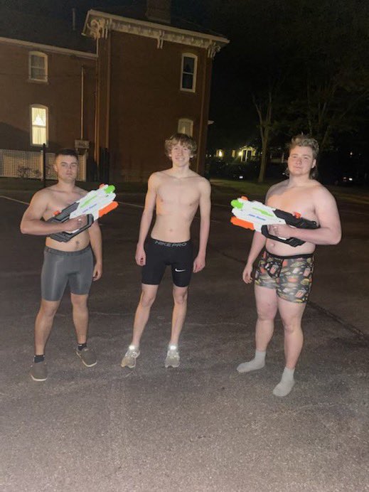 LHSeniortag's tweet photo. Aidan and Lydia are eliminated!!! Smith and Wettin are up 4-2!! https://t.co/mJpLnTaJoe