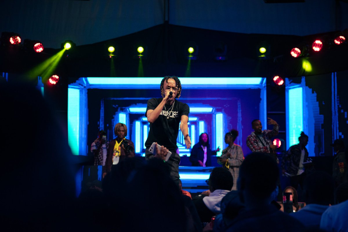 Boutross_Munene's tweet photo. Mngetaka Nishoot video gani Kwa Kabla Mtindo?
Buy via sh 200 on @Hustle_Sasa
#shraplife #shraptotheworld #adfamilykenya #boutross #kablamtindo https://t.co/4FrLoaIz6e