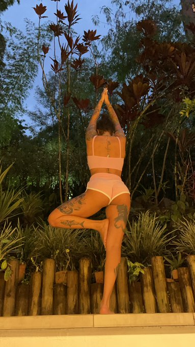 Todo cambia y tu tambi&eacute;n. date permiso de vivir como quieres sin pensar en la opini&oacute;n de los dem&aacute;s 🤩🪬 NAMASTE