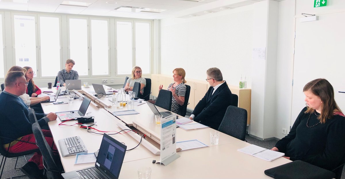 Saimme <a href="/jure_fi/">JuRe Research Consortium</a> <a href="/UniTurkuLaw/">Uni Turku Law</a> vieraaksi <a href="/WELGO_fi/">WELGO Research</a> tutkijoita! 
 
Paljon yhtymäkohtia hankkeiden välillä ja tiedossa kiinnostavaa tutkimusyhteistyötä: Kenen ääni jäi kuulumatta pandemiassa oikeudellisesta näkökulmasta? 
 
Keskustelu jatkuu seminaarissamme 👉 bit.ly/3kVup2e