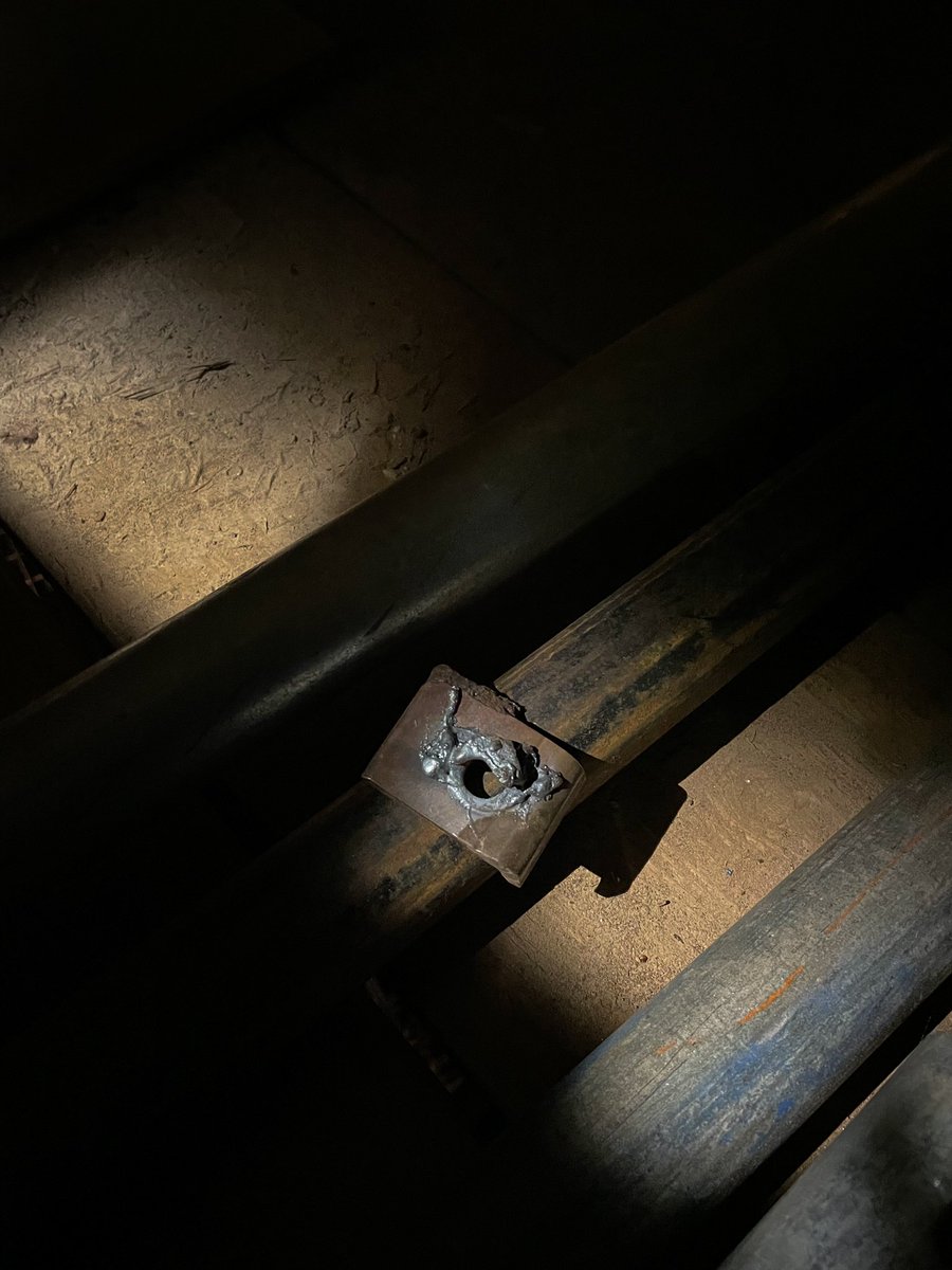 NatureKid99's tweet photo. couldn't resist snapping this shot after the lights went out, here in the air heater... as the only light gazed through this shot aligned. once you see the art it's everywhere! https://t.co/3DJSAgq4W1