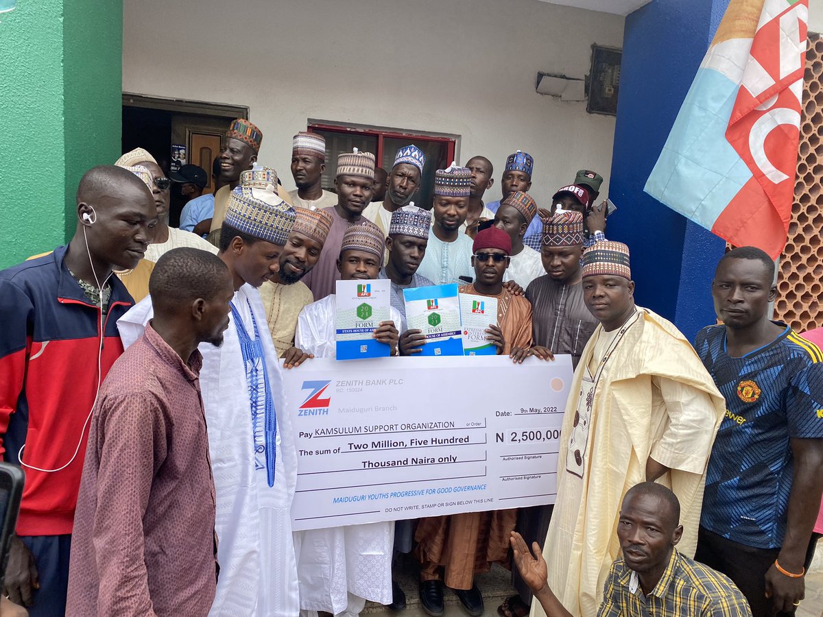 Abbanaira_lawan's tweet photo. 2023 Election: Kamselem Support organisations present N2.5m cheque for state assembly form 

... indeed 2023 it's YouthOClock https://t.co/ayNj8dV04J