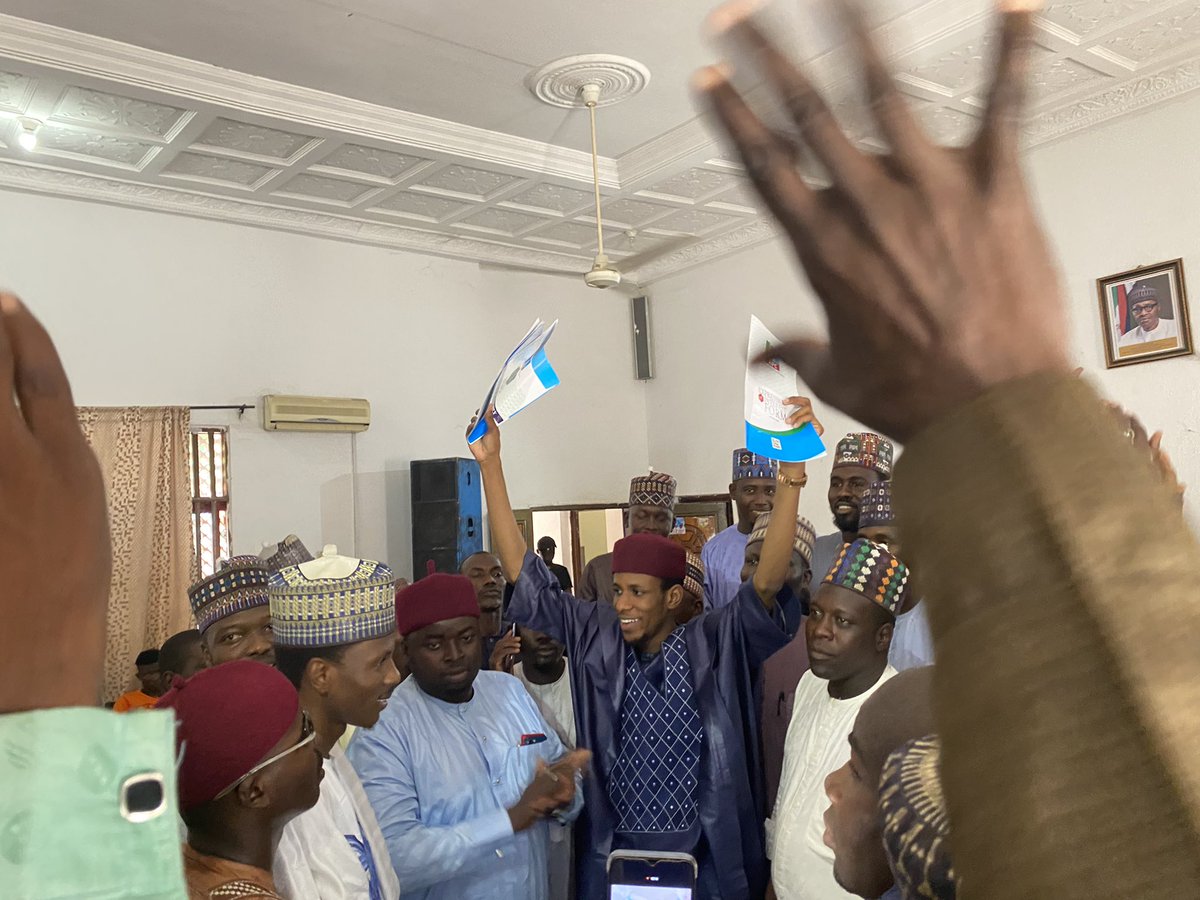 Abbanaira_lawan's tweet photo. 2023 Election: Kamselem Support organisations present N2.5m cheque for state assembly form 

... indeed 2023 it's YouthOClock https://t.co/ayNj8dV04J