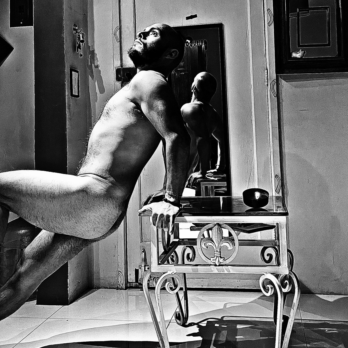 Maxdecimusm's tweet photo. 📸🔥🖤

#male #BEARD #onlyfans #picoftheday #blancoynegro https://t.co/bCQ1BpMXhb