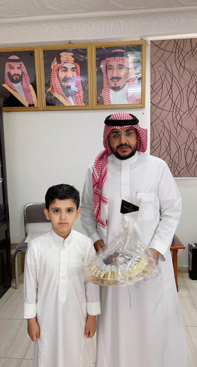 jaafaar72's tweet photo. عودة ومعايدة طلابنا ببهجة وانتظام.. 

#معايدة_التعليم #تعليم_القصيم https://t.co/P4ruAtA126