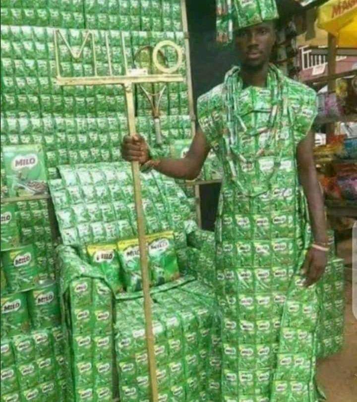 datozubuluboi's tweet photo. Meet the latest Milonaire in town, he is from Egbeda, a strong Barca fan who like #whatsapp https://t.co/8hj63pkuEC