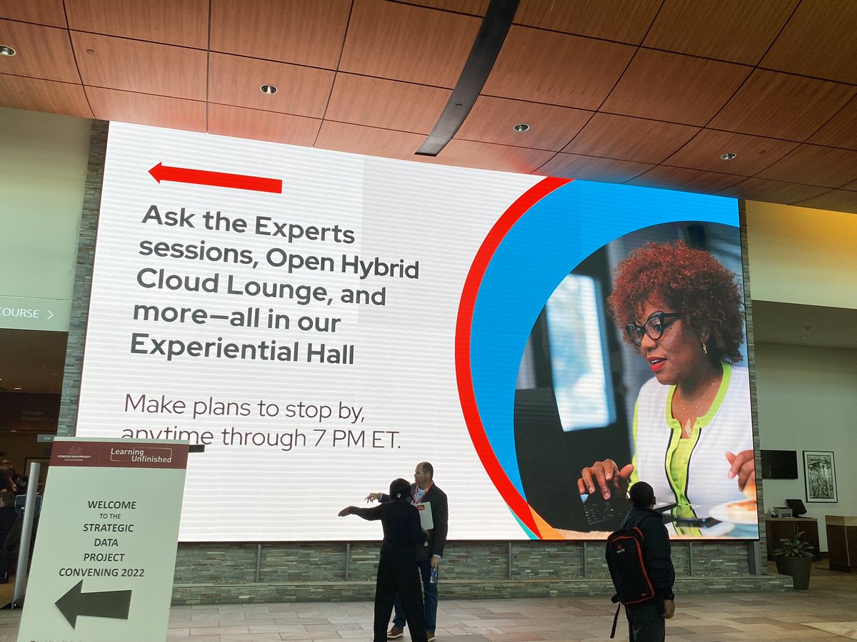 danieloh30's tweet photo. We’re starting #RedHatSummit2022 https://t.co/XXpXldVaed