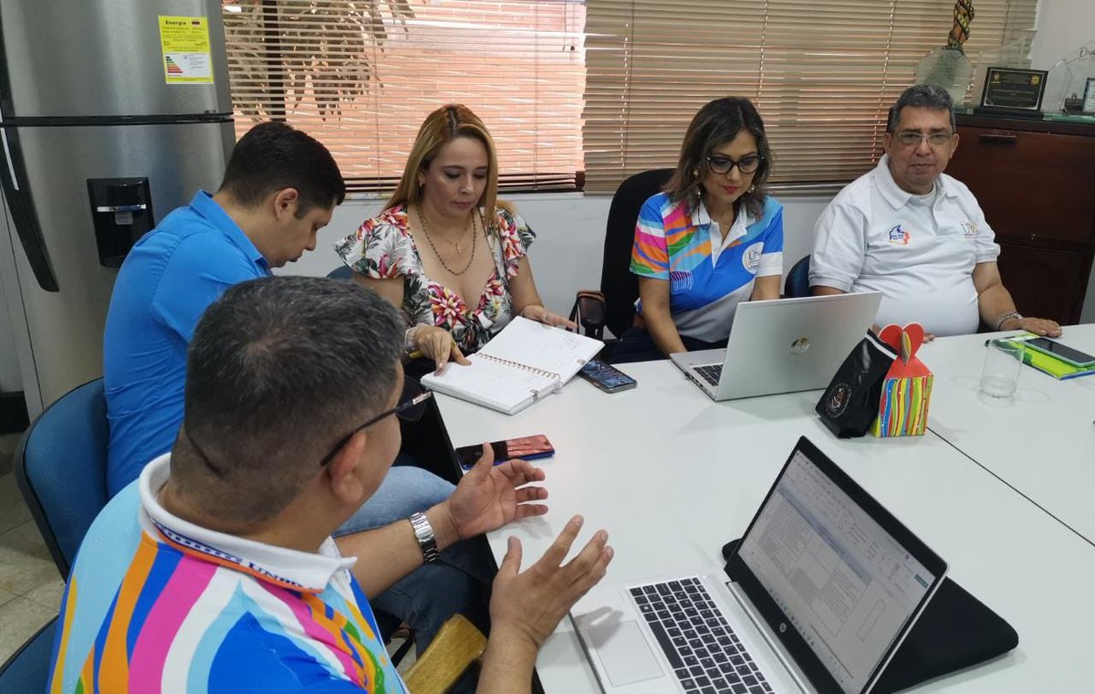 ElOIRdelaRegion's tweet photo. @ElOIRdelaRegion informa que la UNAD Zona Sur desde el CEAD Ibague en el marco del Despliegue Estratégico Zonal, está realizando un conservatorio con secretarios de TICS de la Alcaldia municipal. Asisten la Dra Gloria Vargas H, Director del Centro y los Líderes misionales https://t.co/AWANBppGtH