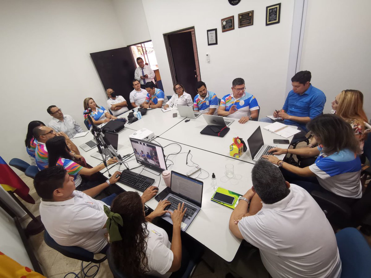 ElOIRdelaRegion's tweet photo. @ElOIRdelaRegion informa que la UNAD Zona Sur desde el CEAD Ibague en el marco del Despliegue Estratégico Zonal, está realizando un conservatorio con secretarios de TICS de la Alcaldia municipal. Asisten la Dra Gloria Vargas H, Director del Centro y los Líderes misionales https://t.co/AWANBppGtH