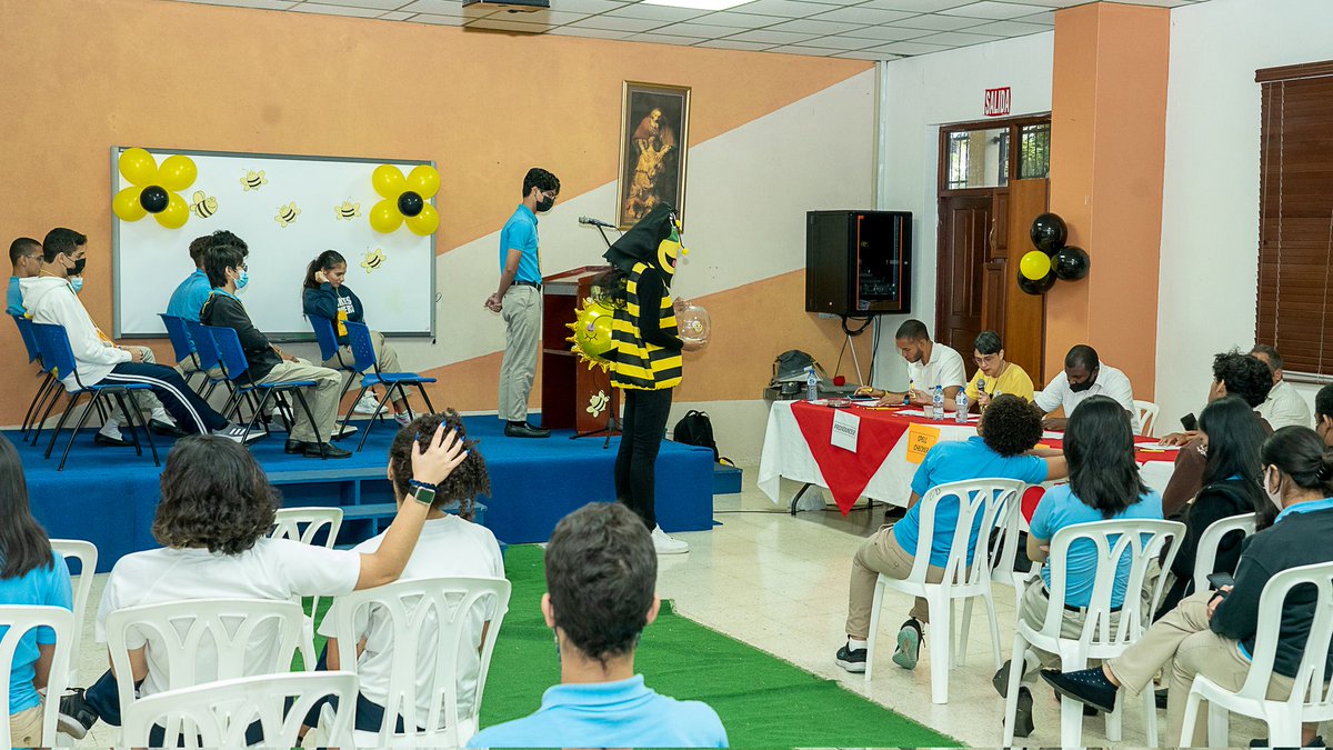 The Language Department  has concluded the Spelling Bee 🐝 2022 in Sections II, III and IV. This Friday May 13th we will deliver the awards 🏅 to the students. Here we share some images of the activity 🤗

#DLSSpellingBee2022
#SomosLaSalle 
#DominicanoDLS 
#LaUtopíaUnSueñoPosible