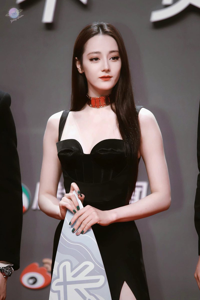dilireba_'s tweet photo. 200802 #dilireba #迪丽热巴 ♔ 

» 2020 tencent video annual conference red carpet

© GalaxyLetter-迪丽热巴 https://t.co/0G68NogRoT