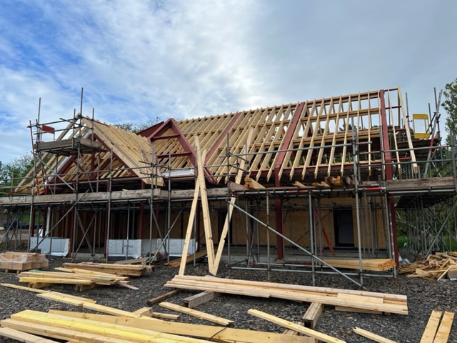 TimberFrameLtd's tweet photo. Another bespoke timber framed building designed &amp; manufactured off site with a full cut roof by Westructure @TimberFrameLtd #cutroof #carpentry #timberframe https://t.co/Ov0UjJu6S3