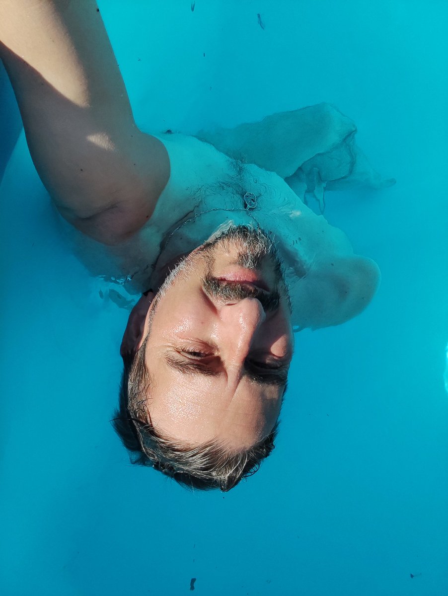 olibdx's tweet photo. #instantpiscine#1 ...#carafraichit ...#premierbain😋😋 https://t.co/gKFv90aT7G