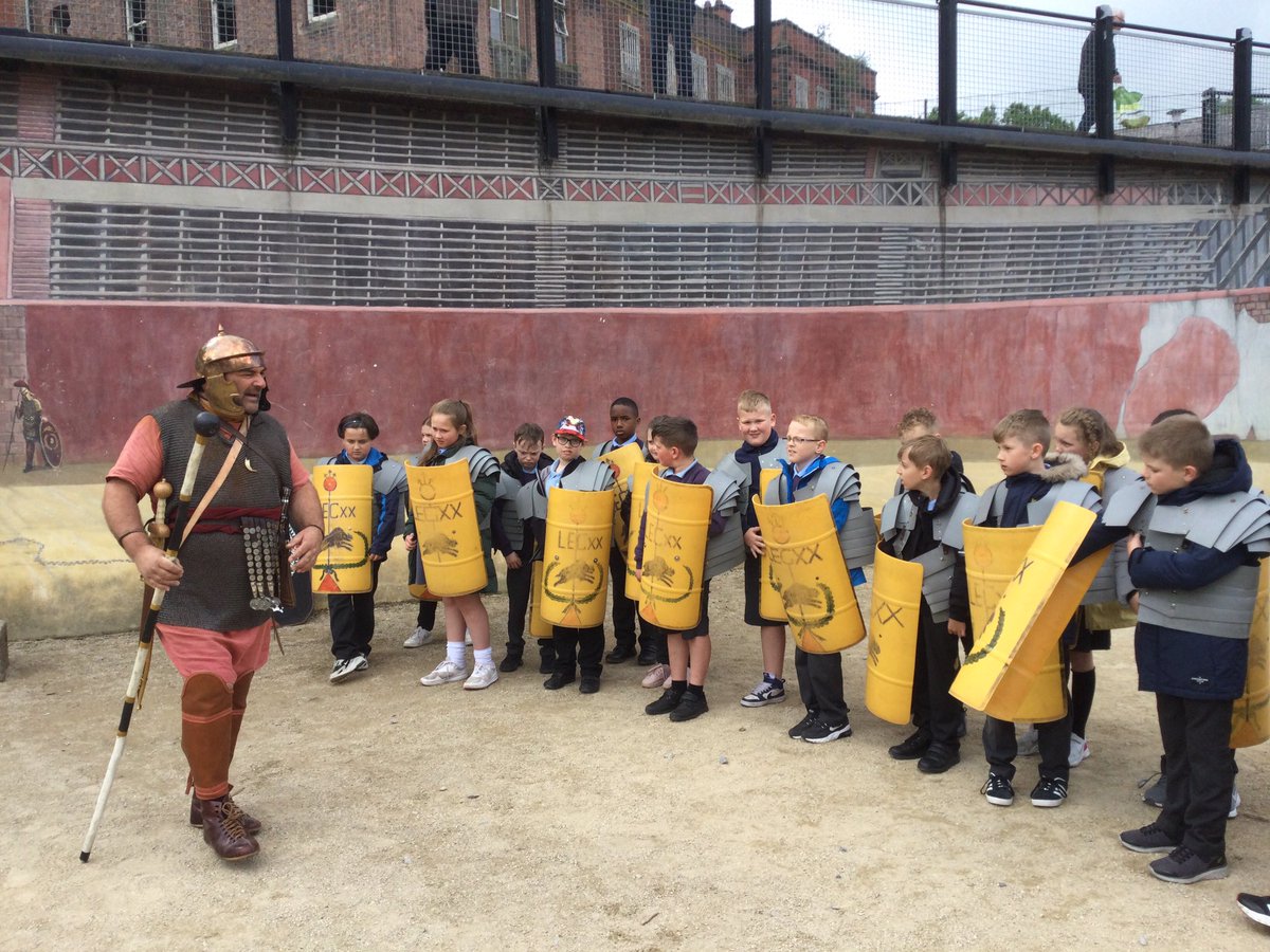 Year1Discovery's tweet photo. We had an amazing time at the Grosvenor Museum in Chester, learning all about the impact of the Romans on this fortress city! A huge thank you to @cwacmuseums for such an informative day, and thank you @RomanTours for teaching us some formidable Roman tactics. #discovering https://t.co/2FADbIiXrD