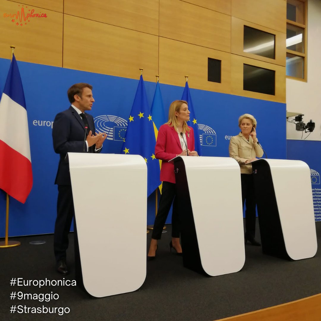 europhonica's tweet photo. Per la Festa dell'Europa siamo stati a Strasburgo 🇫🇷, Roma 🇮🇹 e Bruxelles 🇧🇪.
Tre Paesi diversi, una sola Europa 🇪🇺.
#Europhonica #feelingeurope #9maggio https://t.co/cHcCJokxX7