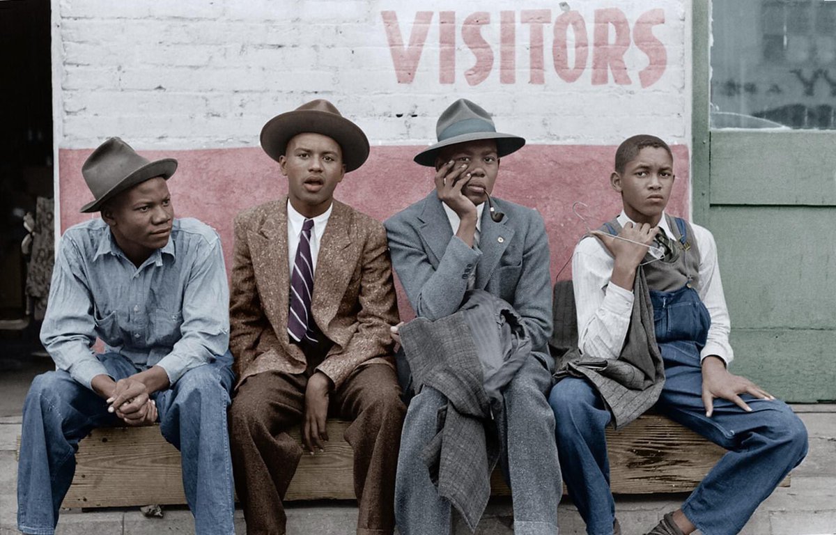 BLKAmericans_'s tweet photo. Waco, Texas, 1939

Photographed by Russell Lee https://t.co/HSPBw44LIq