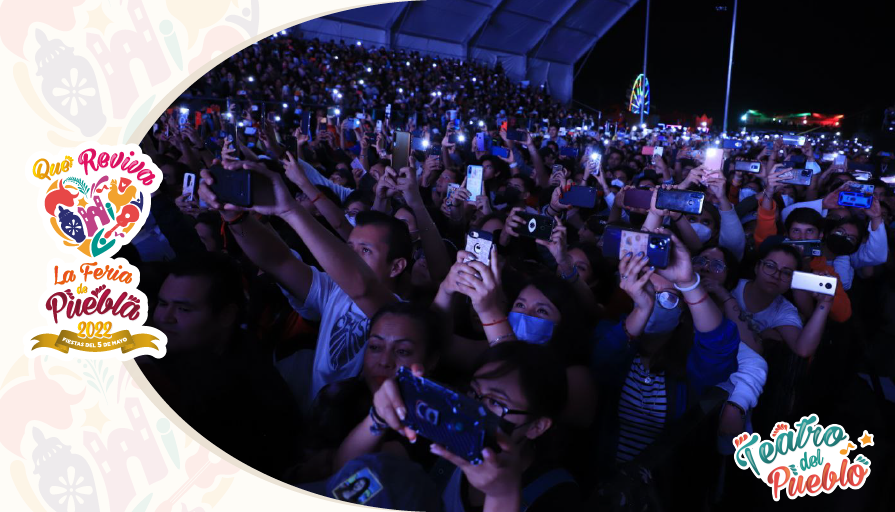 SDRGobPue's tweet photo. Junto a @piso21music las y los poblanos disfrutaron de una noche más en la #FeriaDePuebla2022 🎢🎡, donde bailaron y cantaron al ritmo de sus canciones. 

Consulta la cartelera en:💻 https://t.co/8bmZ07uala

      ¡Quedan pocos conciertos! 😎 https://t.co/F8xDXr1s5o