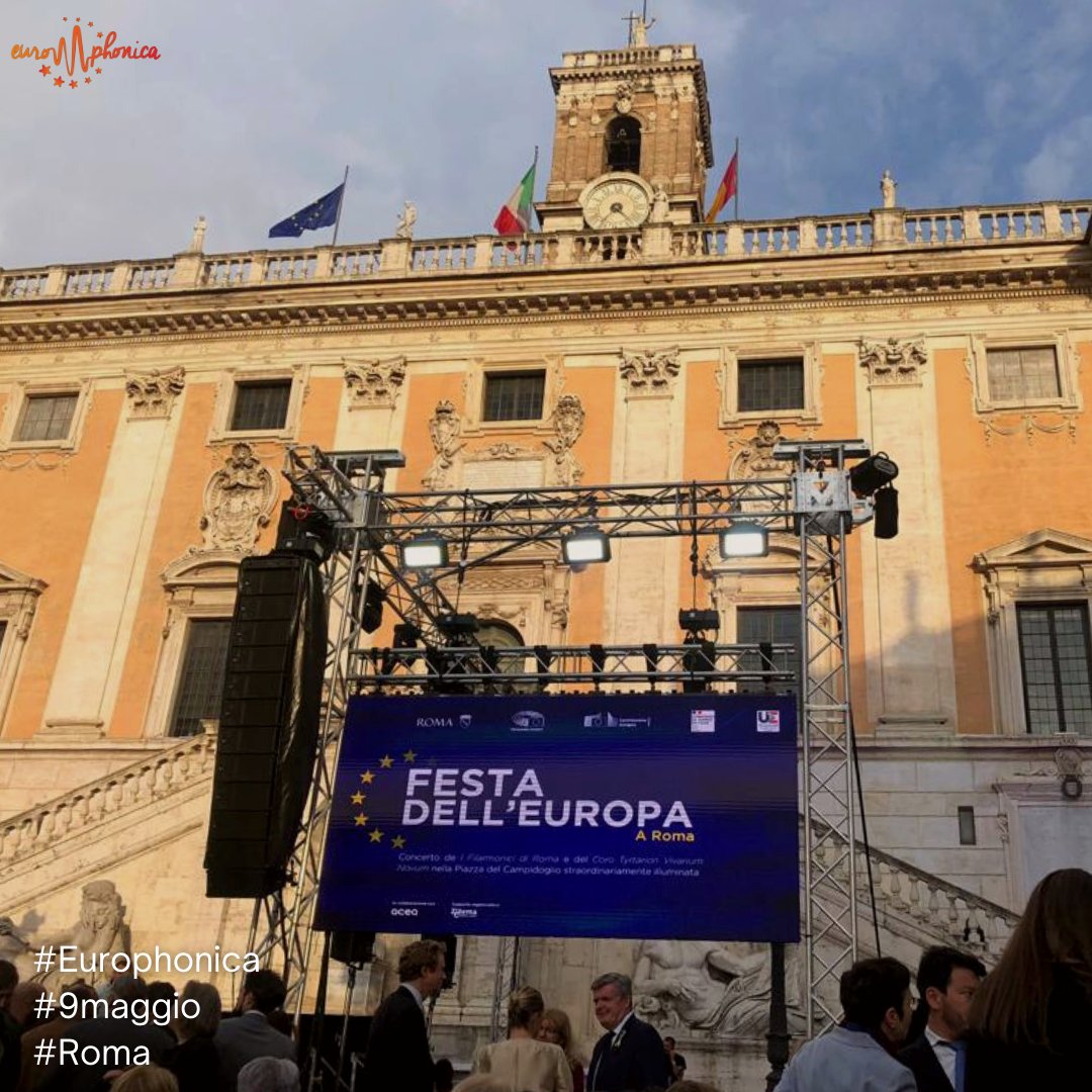 europhonica's tweet photo. Per la Festa dell'Europa siamo stati a Strasburgo 🇫🇷, Roma 🇮🇹 e Bruxelles 🇧🇪.
Tre Paesi diversi, una sola Europa 🇪🇺.
#Europhonica #feelingeurope #9maggio https://t.co/cHcCJokxX7