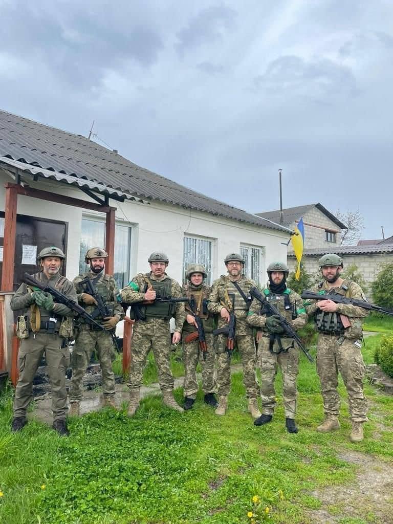 UKikaski's tweet photo. The #APU General Staff has confirmed that the villages of Cherkas'ki Tyshky, Rus'ki Tyshky, Rubezhnoye and Bayrak in #Kharkive Oblast have been retaken.
#Russia #Ukraine
#ukrainianwar
#UkraineInvasion
@OSINT88 https://t.co/sz22EyH7XK