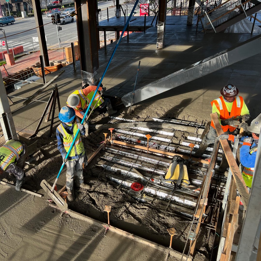 OveraaConstruct's tweet photo. The structure of the new @FremontBank Headquarter Building is complete! We celebrated with our project team and partners in a “topping out” celebration for this @Fremont_CA downtown revitalization project.
@elsarchitecture #overaa #overaaconstruction #fremontbank https://t.co/KYuEwURFgt