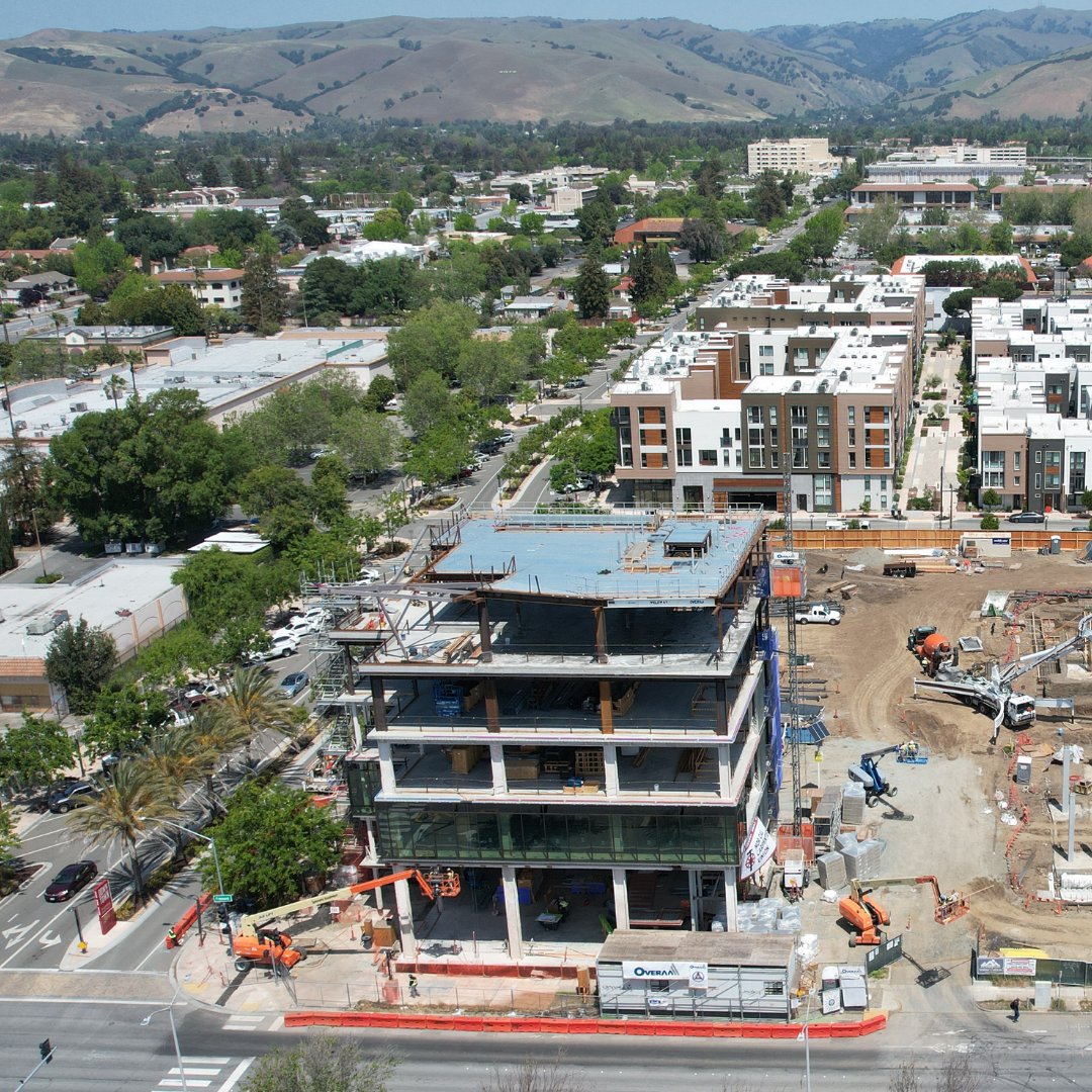 OveraaConstruct's tweet photo. The structure of the new @FremontBank Headquarter Building is complete! We celebrated with our project team and partners in a “topping out” celebration for this @Fremont_CA downtown revitalization project.
@elsarchitecture #overaa #overaaconstruction #fremontbank https://t.co/KYuEwURFgt