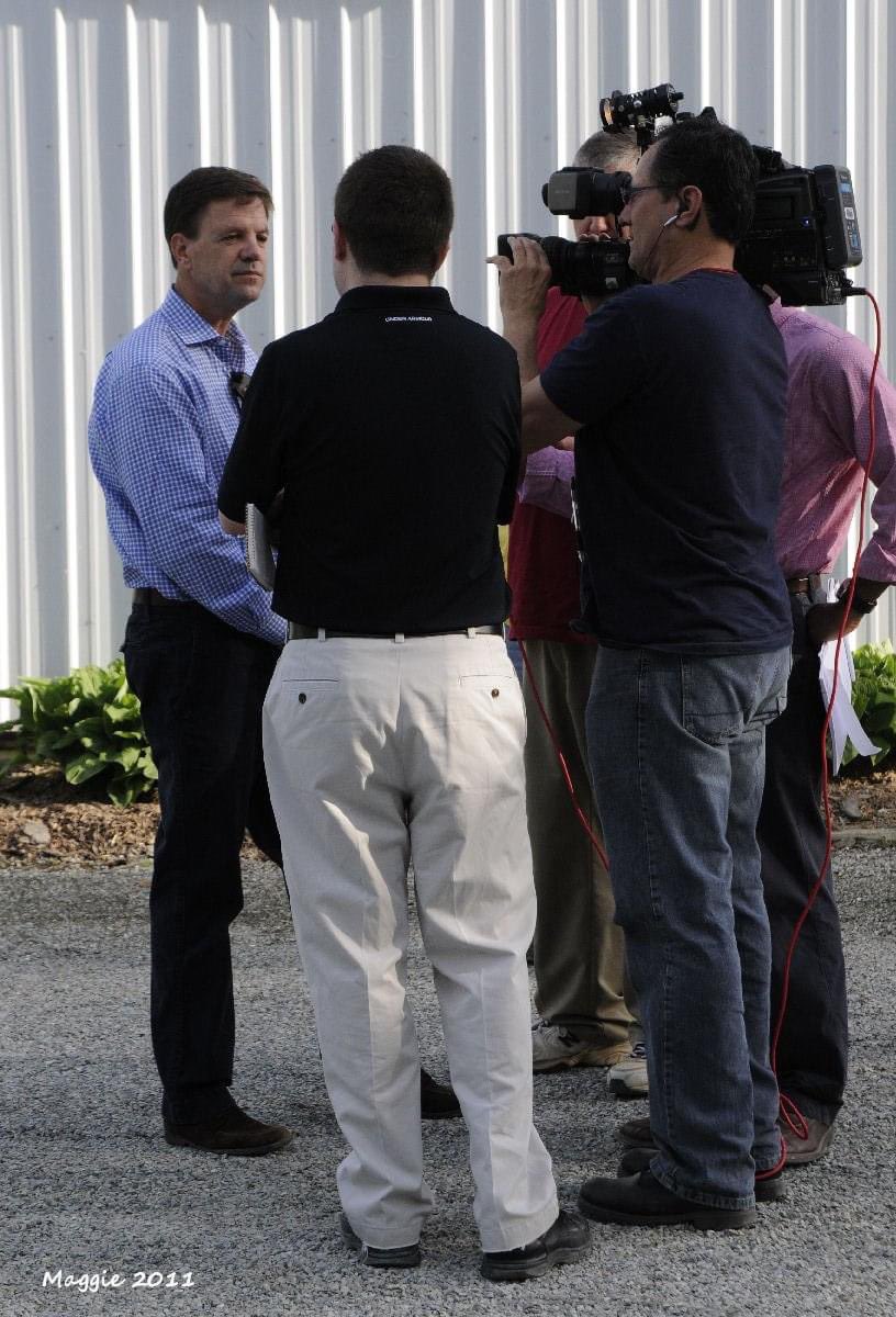 Maggie_Kimmitt's tweet photo. How time flies. 11 years ago today, ANIMAL KINGDOM returned to a hero’s welcome Fair Hill after winning the 2011 @KentuckyDerby. I still remember the news helicopter flying over the barn that evening…. 🏇🌹🚁 @HerringswellStb @GrahamMotion @adrianrolls1 @TeamValor @yusas https://t.co/CMNFfuHxdG