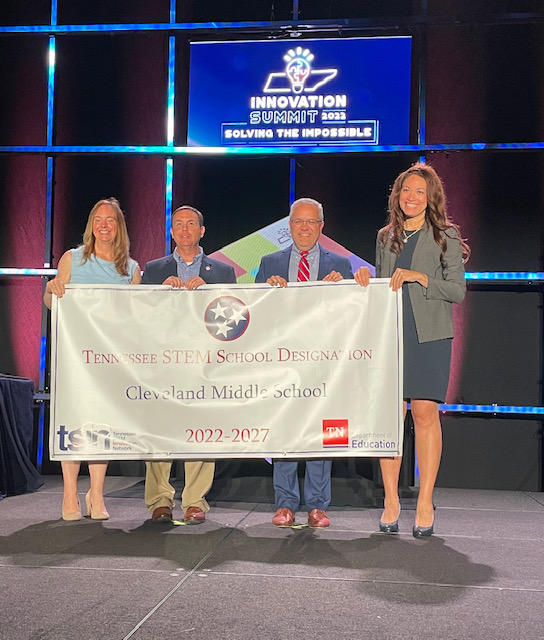 MIX 104.1 WCLE tweet media