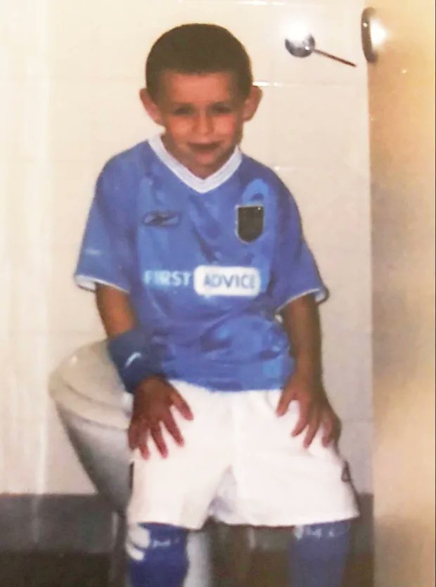 TomYoungSJ's tweet photo. Who says dreams don't come true? @PhilFoden @ErlingHaaland https://t.co/UzPLY4FnSn