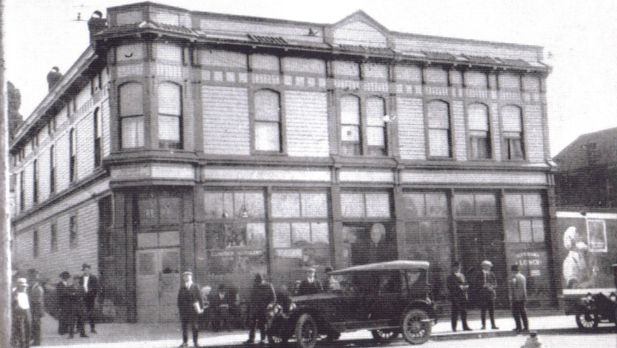 The Murphy Building on the corner of N 30th & Starr St was constructed in 1888. This commercial building It served as the International Longshoremen's Association (ILA) Lumber Handlers' Hall. 

#LaborHistoryMonth #TacomaWA
