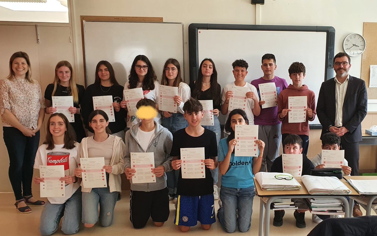 lfireus's tweet photo. Les élèves de 3eme se préparent à la classe de 2nde. Ils souhaitent intégrer la section européenne anglais,  pour cela ils doivent avoir un niveau minimum B1 @mlfmonde https://t.co/Dfh3JXxekm