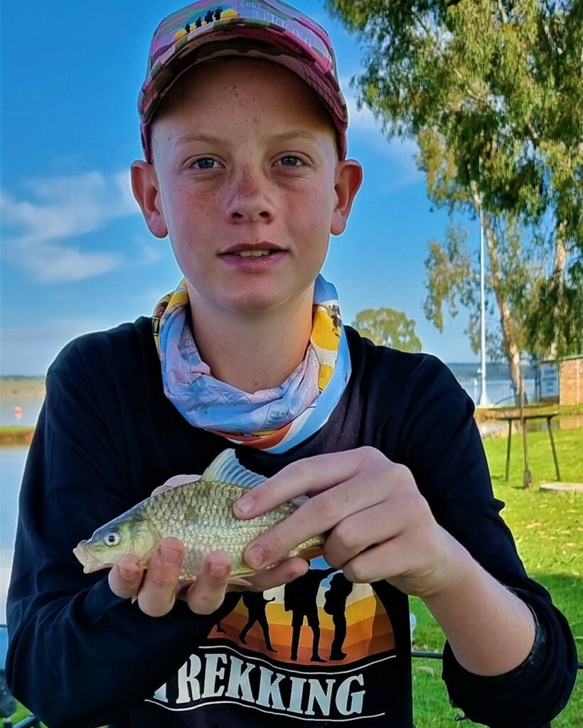 TrekkingGone's tweet photo. Even the smallest of fish brings joy :-)
#vaaldam  #bankangler #papgooi #boating #stilbaaiyachtclub #fishingtime #Camping #outdoor #vlogging #vlogger #Adventure #outdoorlife #campingwithkids #gonetrekking #fishing #carp https://t.co/4dAdIIx9bB https://t.co/zaP277lwGw