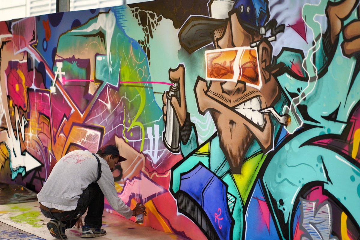 Graffiti Academy X Cannatrade Graffiti Workshops
Do you fancy trying your hand as a graffiti artist? 🧑‍🎨 Every half hour, there will be a Graffiti Mini Workshop where you can explore your creativity with a spray can under the guidance of professionals from the Graffiti Academy.