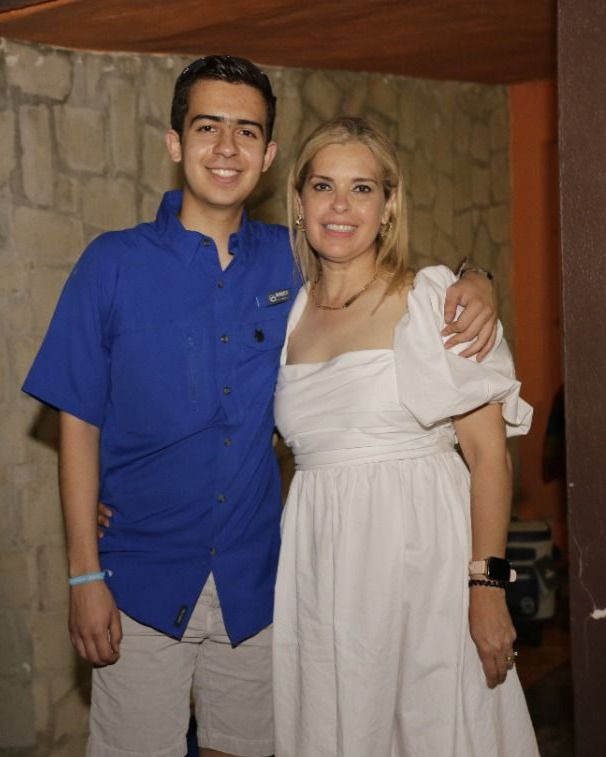 mauriciomussiv's tweet photo. Feliz día a la Mogly mamá https://t.co/VkiV7xjns9